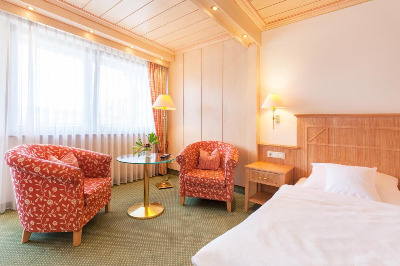Landgasthof Hotel Hirsch Loßburg エクステリア 写真